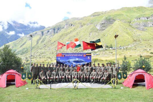31 सदस्यीय दल को ब्रिगेडियर विनोद सिंह नेगी ने किया फ्लैग ऑफ, पौधरोपण कर दिया हिमालय संरक्षण का संदेश