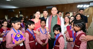 दिव्यांग बच्चों के बीच मुख्यमंत्री धामी ने मनाया जन्मदिन बच्चों के साथ केक काटकर साझा की खुशियां, कहा- उनका स्नेह सबसे खास उपहार