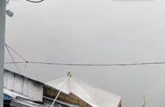 हेमकुंड साहिब में बर्फबारी, पहाड़ों ने ओढ़ी सफेद चादर