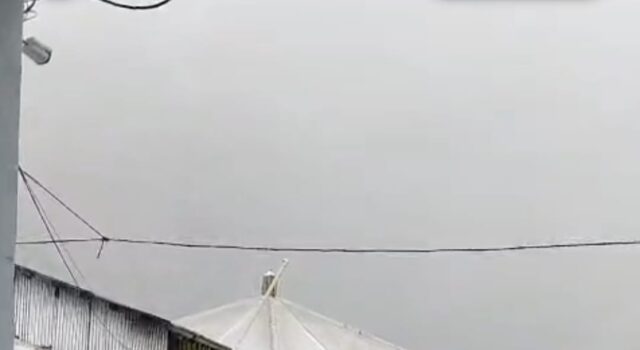 हेमकुंड साहिब में बर्फबारी, पहाड़ों ने ओढ़ी सफेद चादर