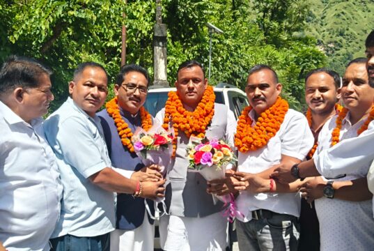 निजमुला सप्तकुंड घाटी में जिला सहकारी बैंक अध्यक्ष का भव्य स्वागत, ग्रामीणों ने लिया विकसित भारत-2047 का संकल्प