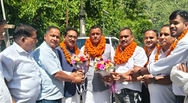 निजमुला सप्तकुंड घाटी में जिला सहकारी बैंक अध्यक्ष का भव्य स्वागत, ग्रामीणों ने लिया विकसित भारत-2047 का संकल्प
