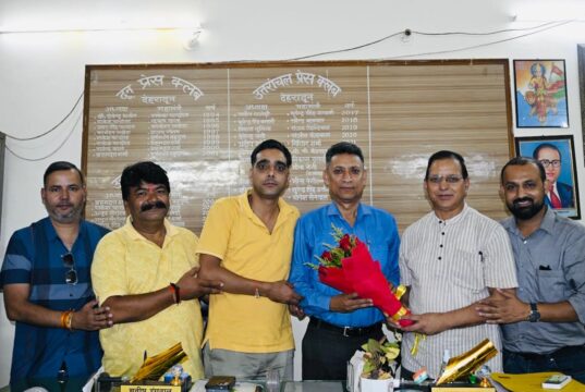 सहायक निदेशक पीआईबी एवं दूरदर्शन समाचार संजीव सुंदरियाल का सम्मान
