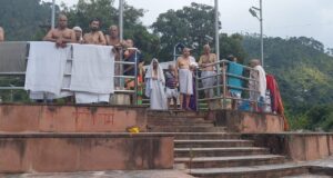 पांच प्रयागों में पिंडदान की थी योजना, नंदप्रयाग संगम पर अलकनंदा में बहा गुरु प्रसाद