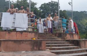 पांच प्रयागों में पिंडदान की थी योजना, नंदप्रयाग संगम पर अलकनंदा में बहा गुरु प्रसाद