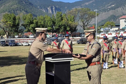 गोपेश्वर में पुलिस स्मृति दिवस पर शहीद जवानों को दी श्रद्धांजलि
