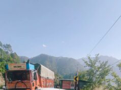 देवलीबगड़ बैंड के पास भीषण सड़क हादसा, ट्रक ने बस और कार को मारी टक्कर