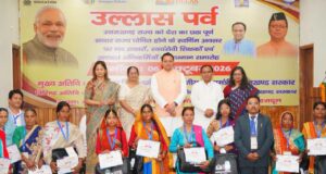 उत्तराखंड बना देश का छठा पूर्ण साक्षर राज्य: मुख्यमंत्री धामी ने नव-साक्षरों को किया सम्मानित