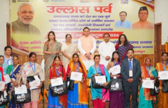 उत्तराखंड बना देश का छठा पूर्ण साक्षर राज्य: मुख्यमंत्री धामी ने नव-साक्षरों को किया सम्मानित
