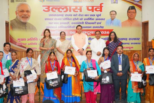 उत्तराखंड बना देश का छठा पूर्ण साक्षर राज्य: मुख्यमंत्री धामी ने नव-साक्षरों को किया सम्मानित