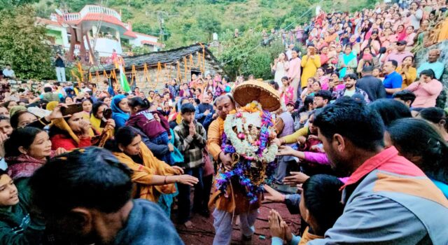 गोपीनाथ मंदिर में विराजमान हुई भगवान रुद्रनाथ की उत्सव डोली, सात माह यहीं होगी पूजा-अर्चना