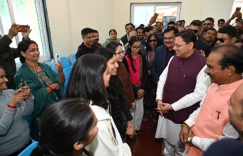 पिथौरागढ़ मेडिकल कॉलेज में इसी सत्र से 50 एमबीबीएस सीटों पर प्रवेश, सीएम धामी ने किया निरीक्षण