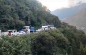 मानसून के बाद चारधाम यात्रा ने पकड़ी रफ्तार, बद्रीनाथ हाईवे पर बढ़ा यातायात दबाव