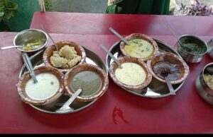 विद्यालय में मनाया गया गढ़भोज,छात्रों को दी गई पारंपरिक भोजन की जानकारी