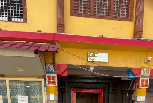 रानी मुखर्जी ने किए बद्रीनाथ-केदारनाथ धाम के दर्शन, प्रशंसकों में दिखा खासा उत्साह