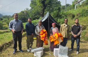भूस्खलन से चार परिवार बेघर, रेडक्रॉस ने पहुंचाई राहत सामग्री