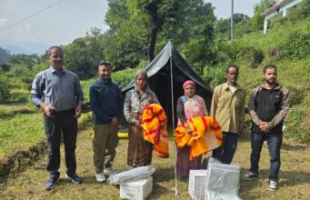 भूस्खलन से चार परिवार बेघर, रेडक्रॉस ने पहुंचाई राहत सामग्री