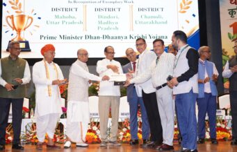 प्रधानमंत्री धन-धान्य कृषि योजना के तहत फसल विविधीकरण में उत्कृष्ट कार्यों के लिए चमोली सम्मानित