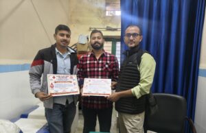 कर्णप्रयाग अस्पताल में पैथोलॉजिस्ट और संसाधनों की कमी से बढ़ी परेशानी, 40 किमी दूर से पहुंचे परिजन
