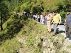 बालगंगा नदी में गिरी सेंट्रो कार, एक युवक की मौत, दूसरा लापता