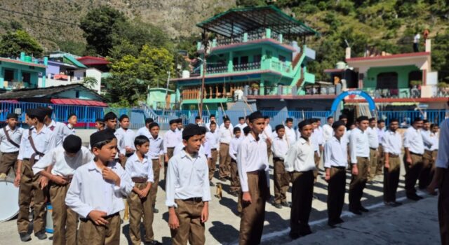 विजयादशमी पर राष्ट्रीय स्वयंसेवक संघ ने स्थापना के 100 वर्ष पूरे होने पर किया पथ संचलन