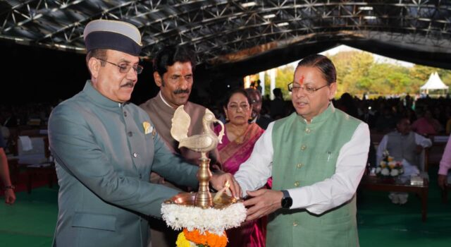 संस्कार और अनुशासन ही सफलता का आधार: मुख्यमंत्री धामी