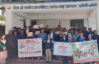 विद्यालयों में कार्यक्रम आयोजित कर बाल अधिकारों और साइबर सुरक्षा की दी जानकारी