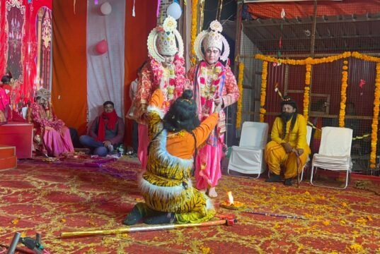 रविग्राम रामलीला में सीता स्वयंवर का भव्य मंचन, श्रीराम ने तोड़ा शिव धनुष तो माता सीता ने पहनाई वरमाला