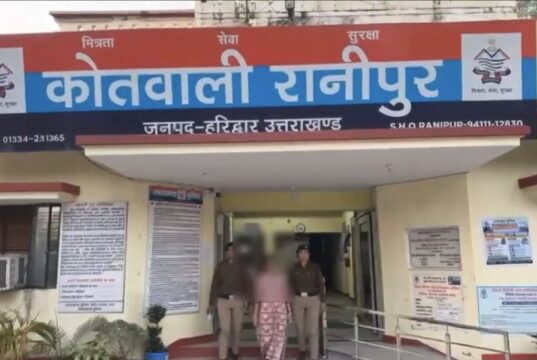 हरिद्वार में उर्मिला सनावर गिरफ्तार, सोशल मीडिया पर आपत्तिजनक टिप्पणी और पांच करोड़ रुपये मांगने का आरोप
